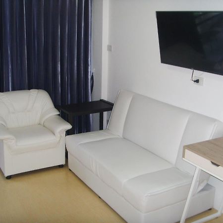 Kontiki Guesthouse Джомтиен Бийч Екстериор снимка